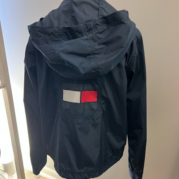 Tommy Hilfiger Black and Red womens L windbreaker Jacket EUC - Picture 4 of 8